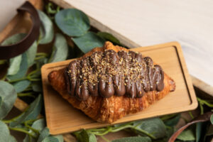 Croissant cu ciocolată